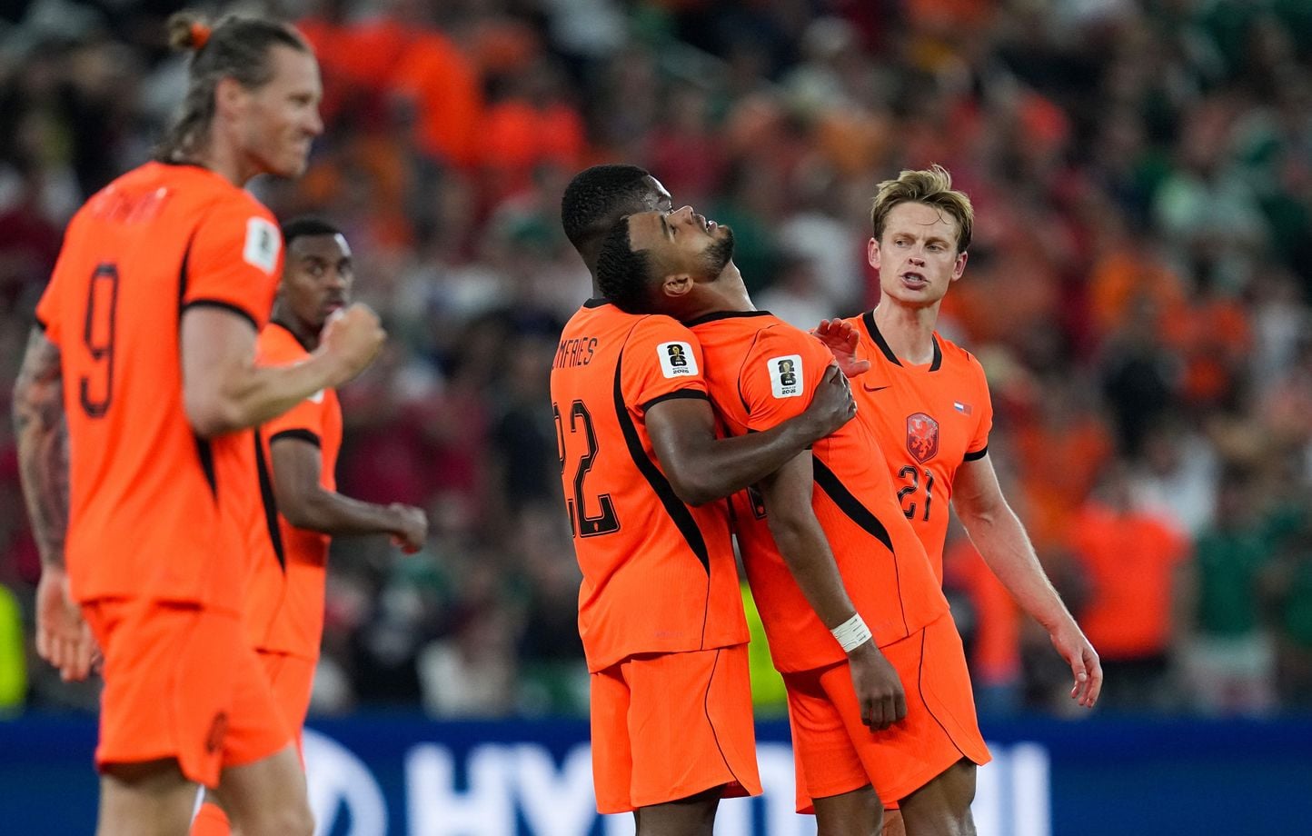 Abajo – Marruecos: Tenemos la imagen más conmovedora del Mundial, con el apoyo a Cody Gakpo, llorando tras su gol Abajo – Marruecos: Tenemos la imagen más conmovedora del Mundial, con el apoyo a Cody Gakpo, llorando tras su gol